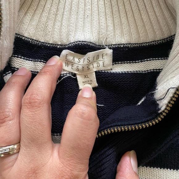 East side West side Blue White Stripe Men’s Sweatshirt Size X Large - Picture 5 of 6